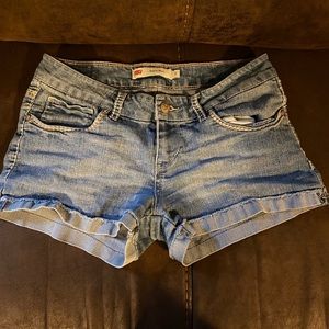 Levi’s size 7 shorty shorts